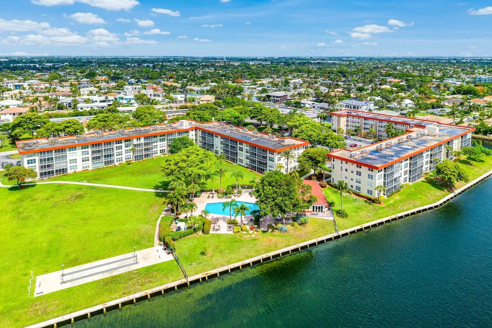 3150 NE 48th Ct, Lighthouse Point, FL 33064