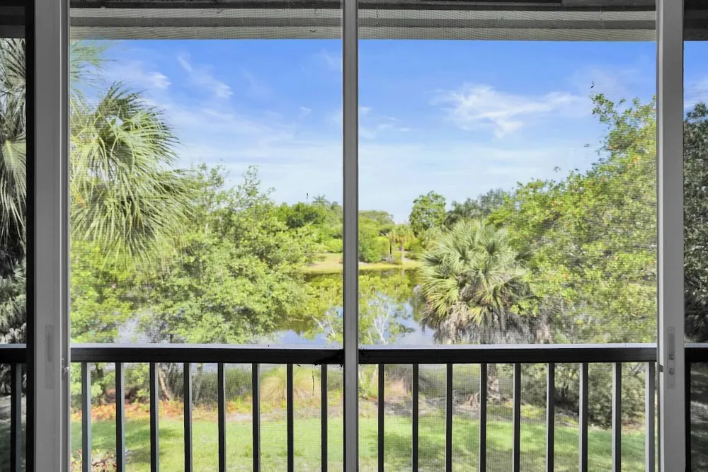 12434 Crystal Pointe Dr, Boynton Beach, FL 33437