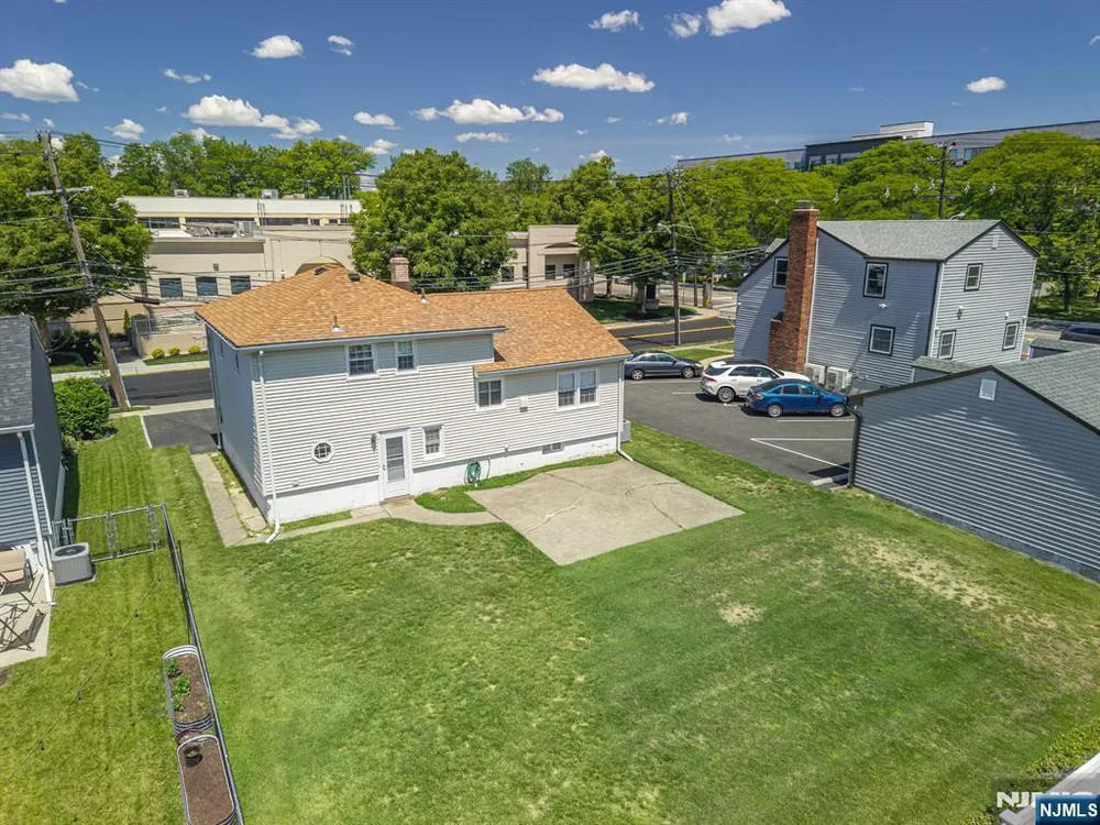 112 Berdan St, Rochelle Park, NJ 07662