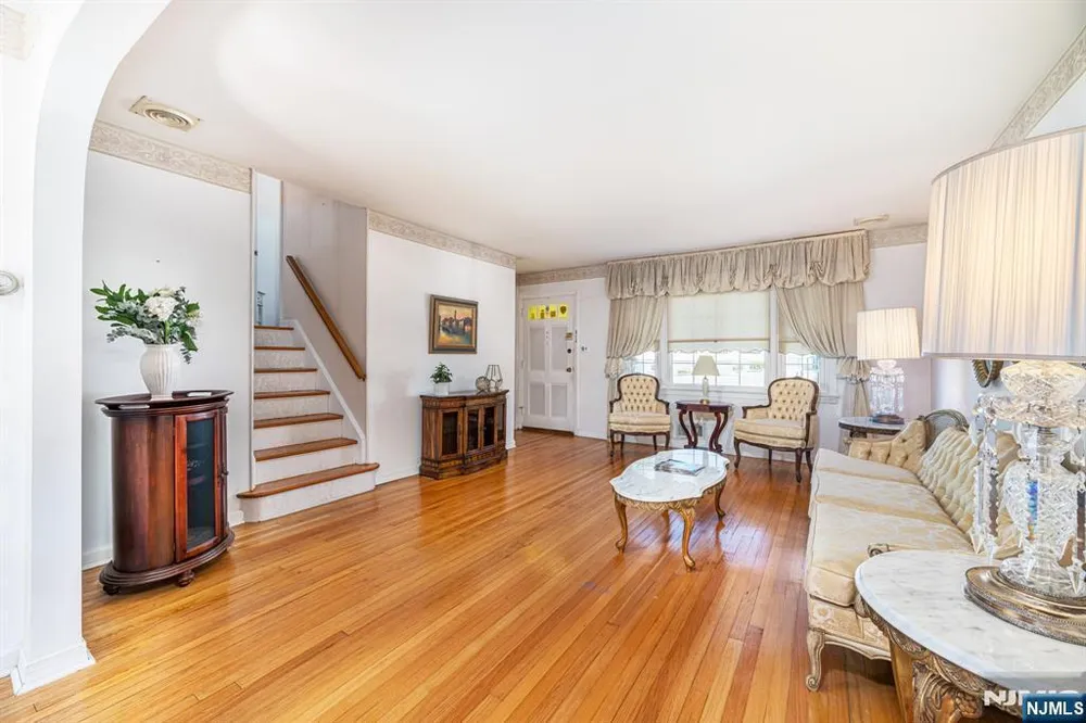 112 Berdan St, Rochelle Park, NJ 07662