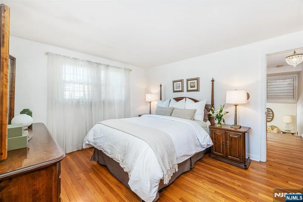 112 Berdan St, Rochelle Park, NJ 07662
