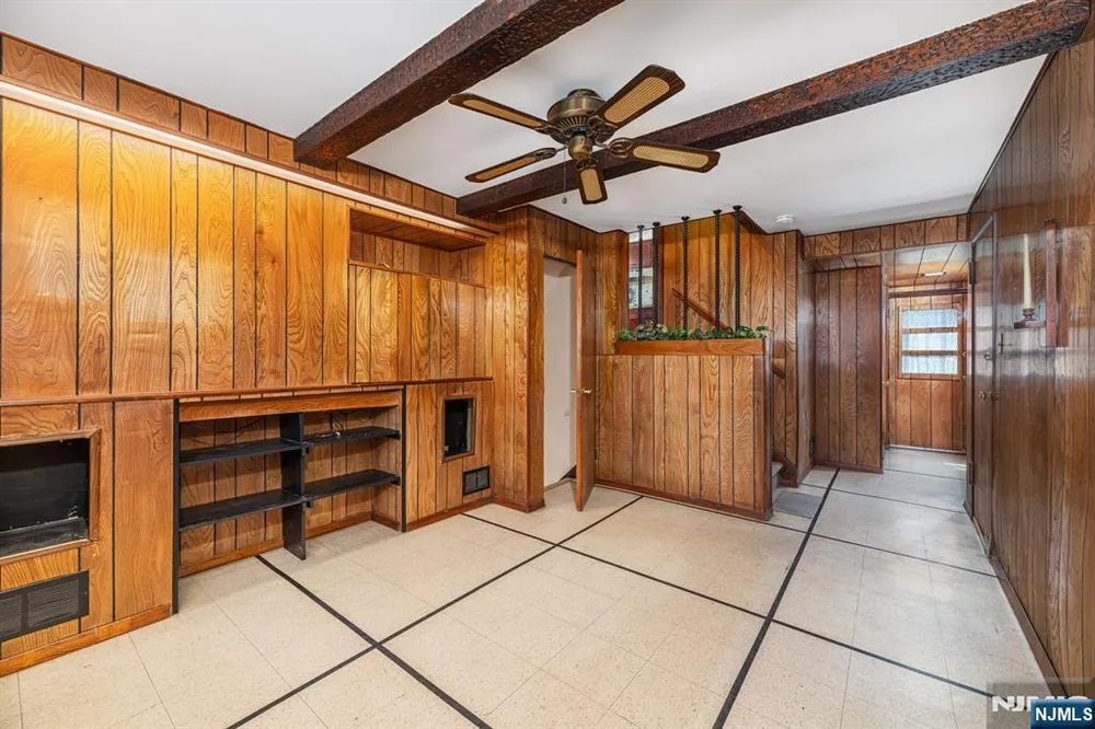 112 Berdan St, Rochelle Park, NJ 07662