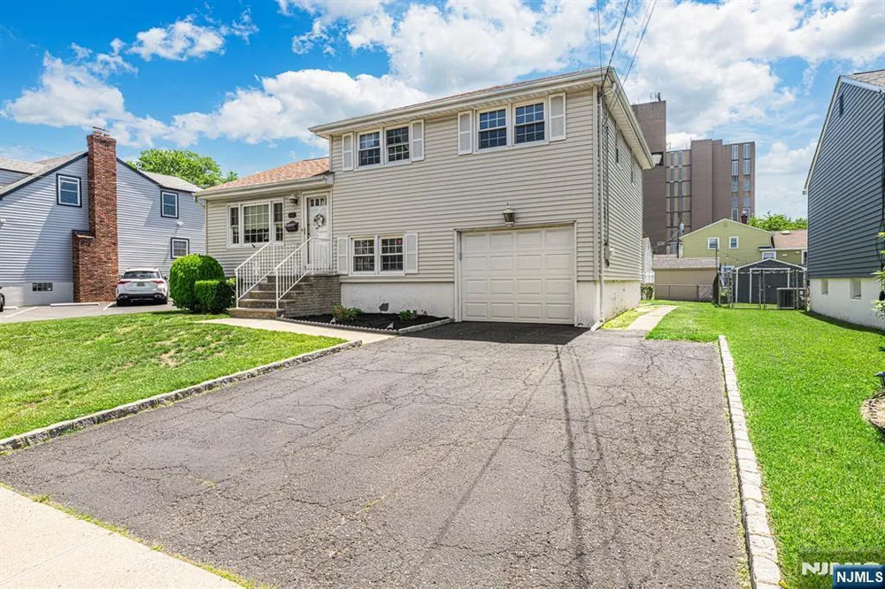 112 Berdan St, Rochelle Park, NJ 07662