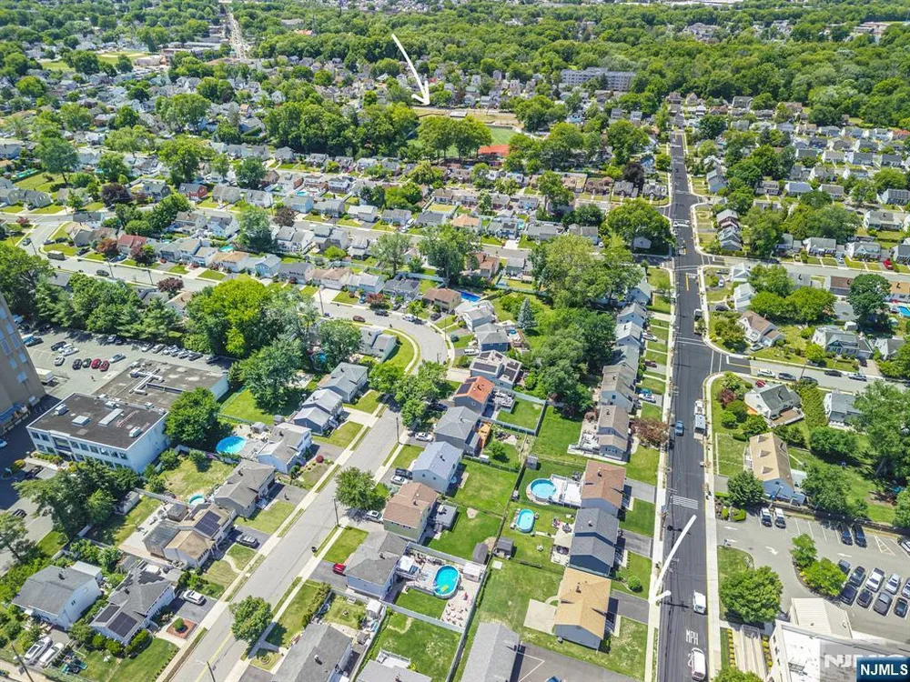 112 Berdan St, Rochelle Park, NJ 07662
