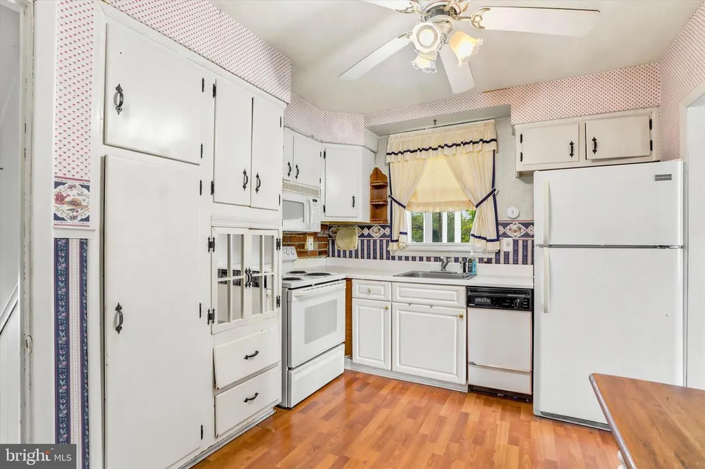 565 Dartmouth Dr, King of Prussia, PA 19406