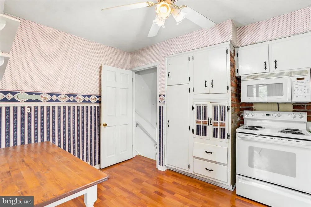 565 Dartmouth Dr, King of Prussia, PA 19406