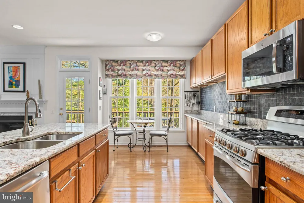 10 Almond Ct, Lafayette Hill, PA 19444