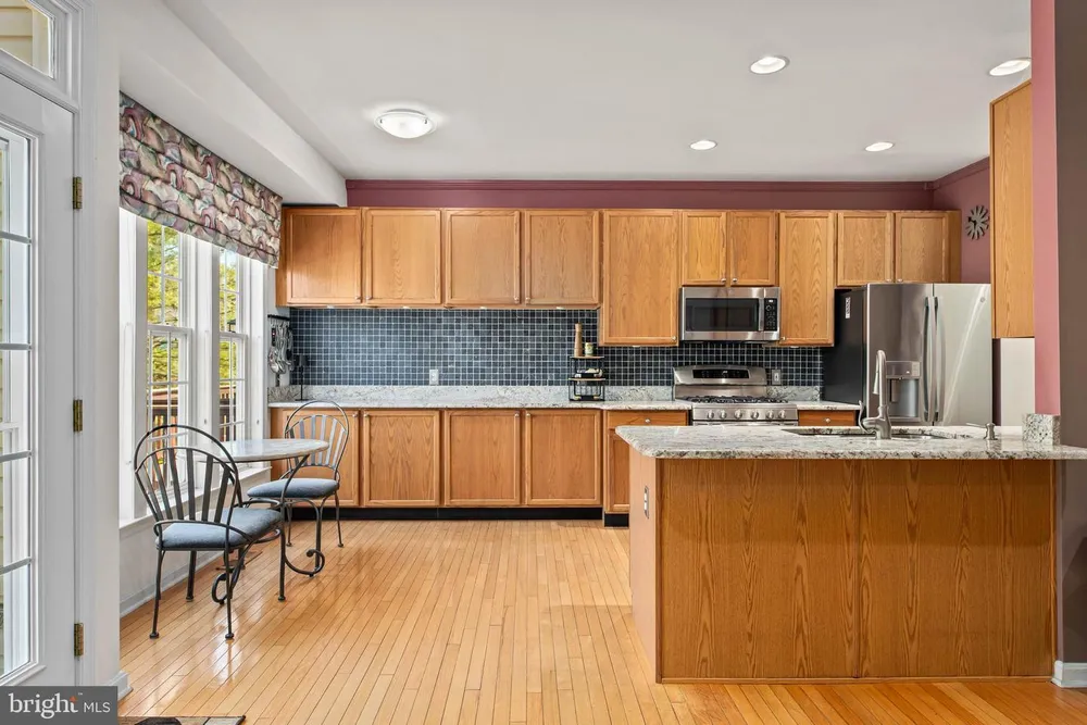 10 Almond Ct, Lafayette Hill, PA 19444