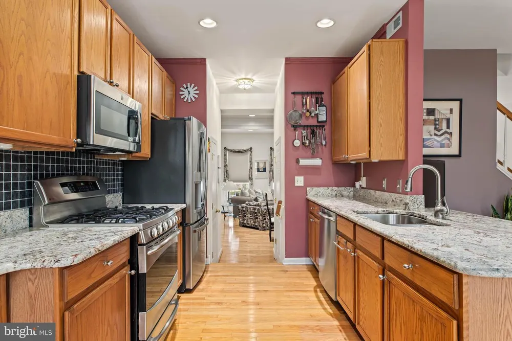 10 Almond Ct, Lafayette Hill, PA 19444
