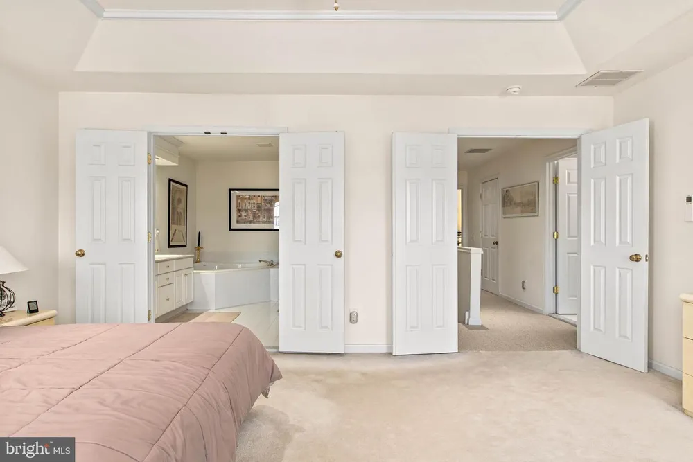 10 Almond Ct, Lafayette Hill, PA 19444