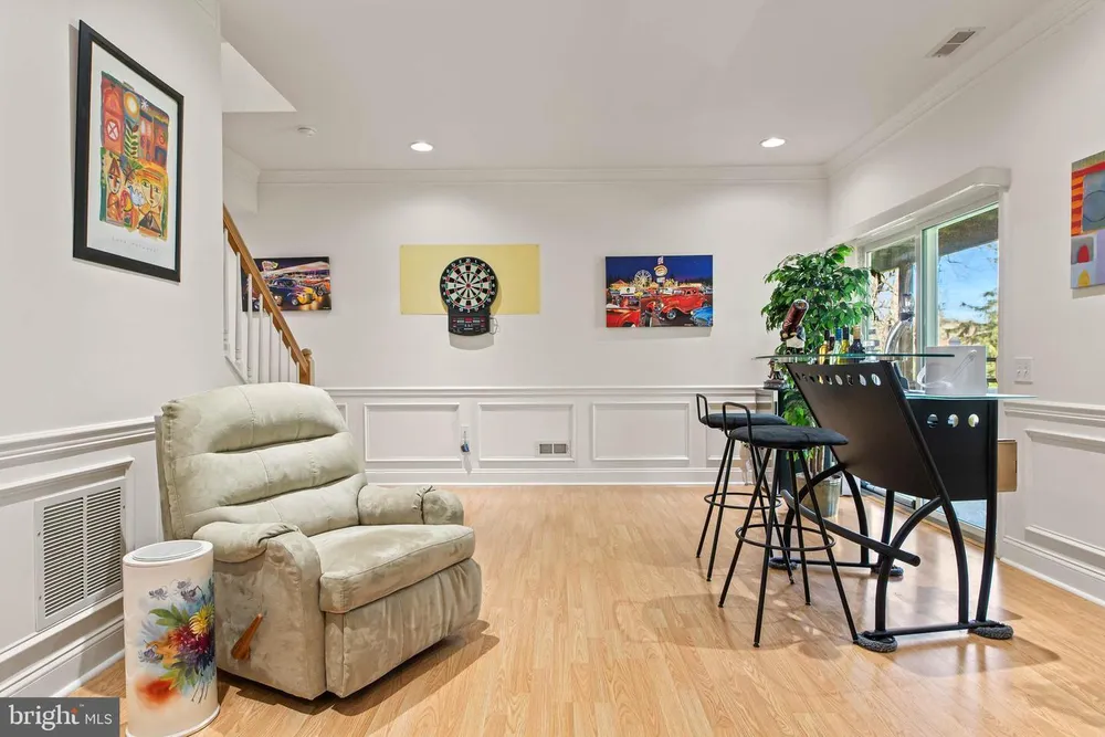 10 Almond Ct, Lafayette Hill, PA 19444