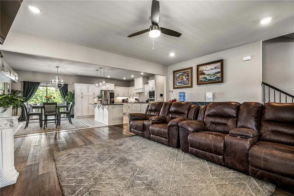 3601 SW Carter Rd, Bentonville, AR 72713