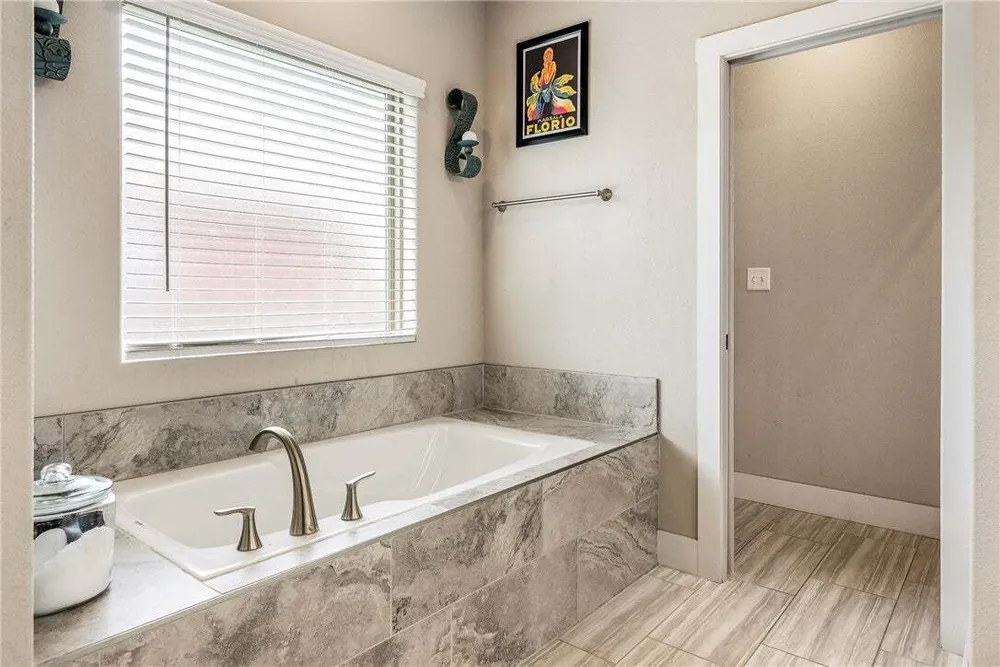 3601 SW Carter Rd, Bentonville, AR 72713