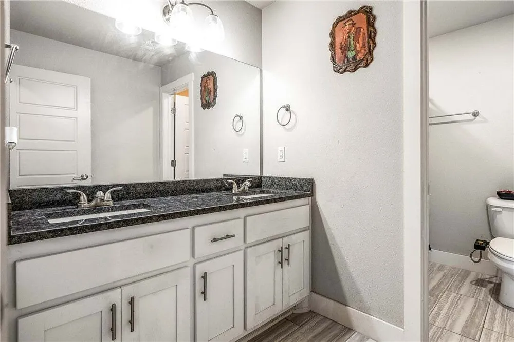 3601 SW Carter Rd, Bentonville, AR 72713