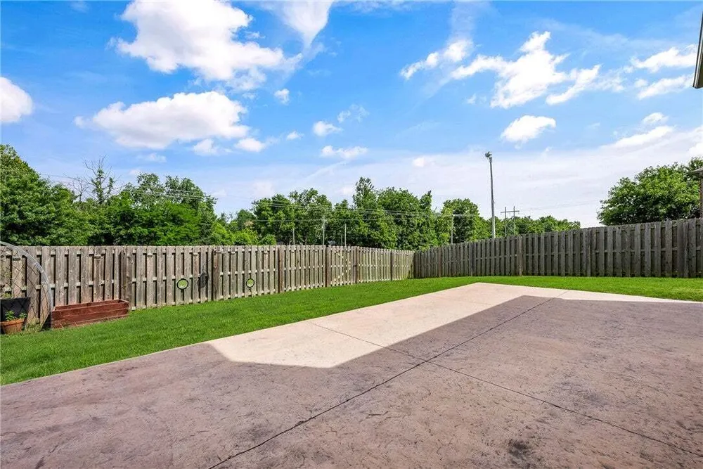 3601 SW Carter Rd, Bentonville, AR 72713