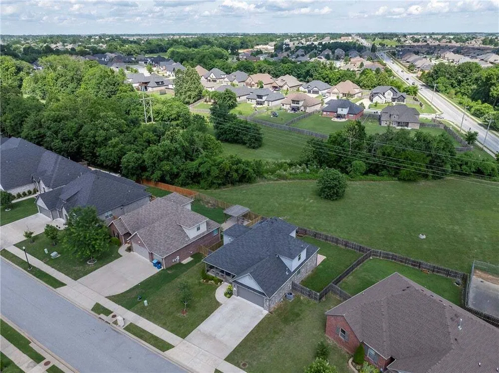 3601 SW Carter Rd, Bentonville, AR 72713