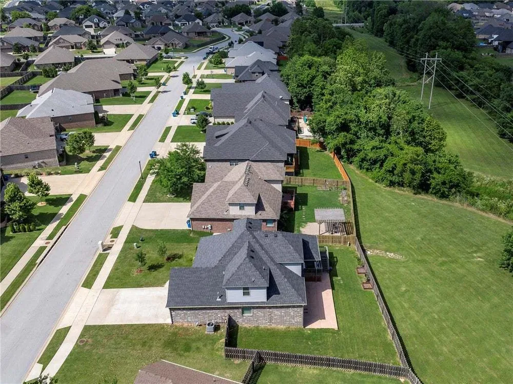 3601 SW Carter Rd, Bentonville, AR 72713
