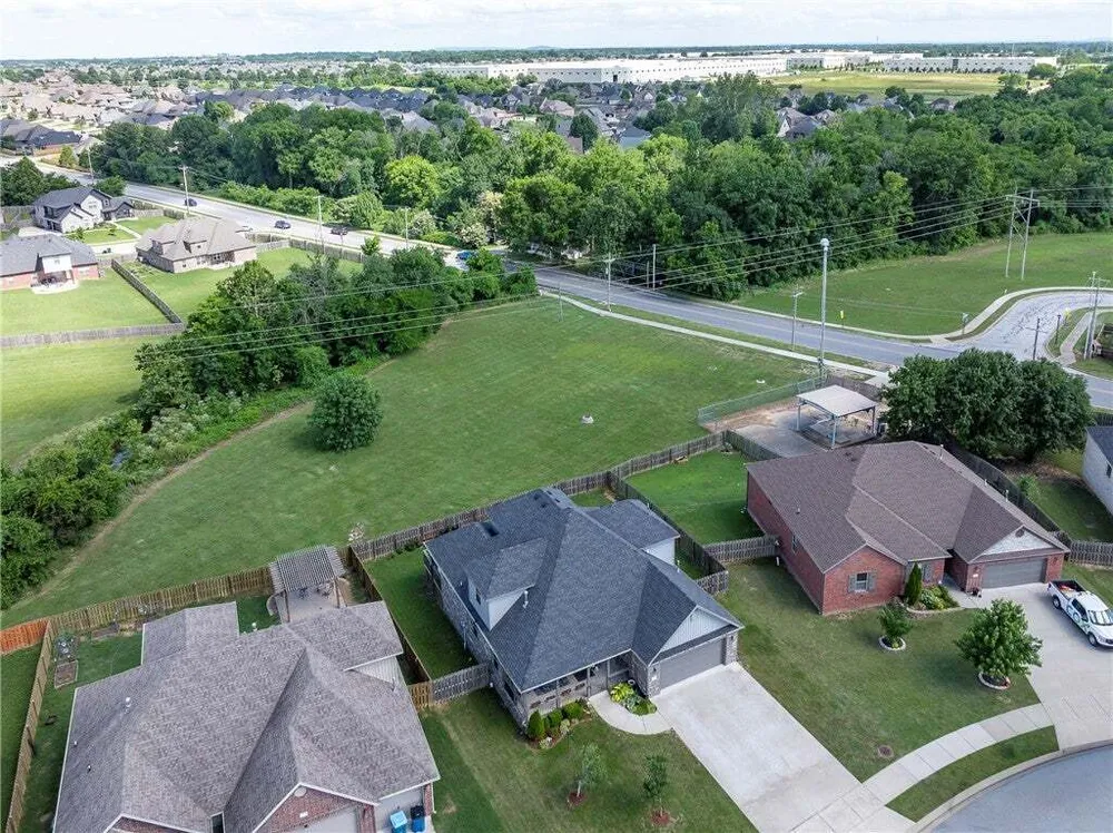 3601 SW Carter Rd, Bentonville, AR 72713