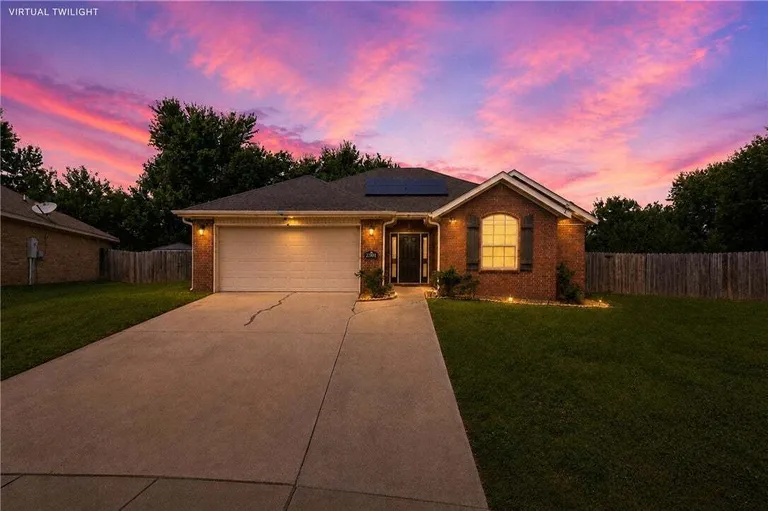 2901 S E St, Rogers, AR 72758