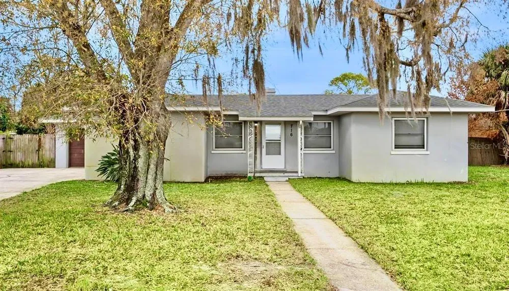 716 Avenue I NE, Winter Haven, FL 33881