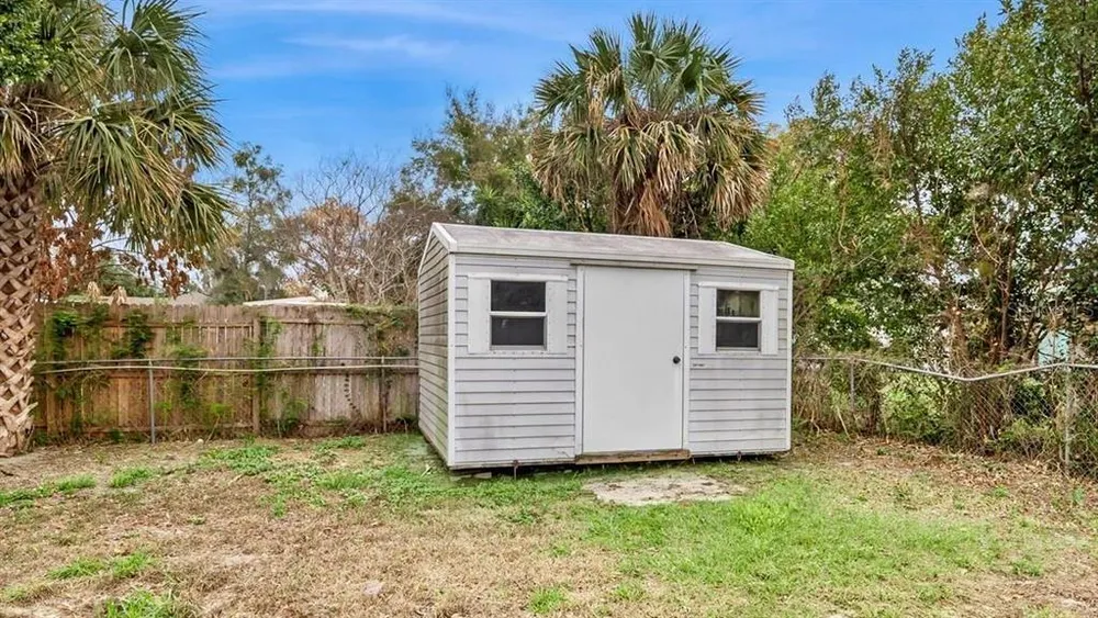 716 Avenue I NE, Winter Haven, FL 33881