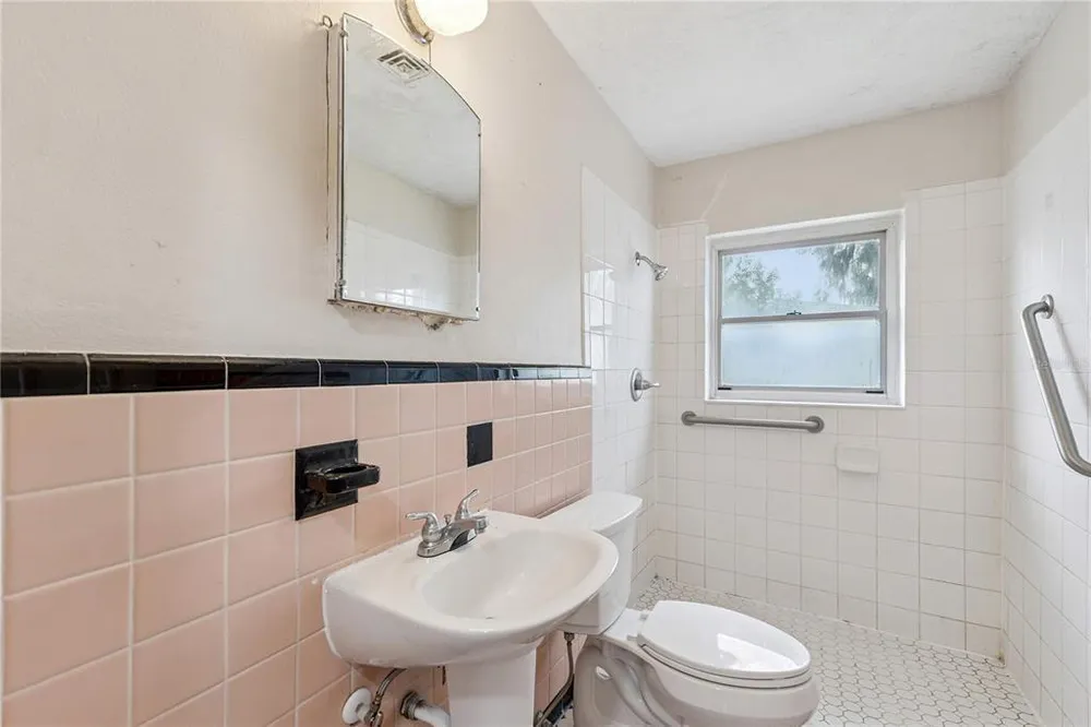 716 Avenue I NE, Winter Haven, FL 33881