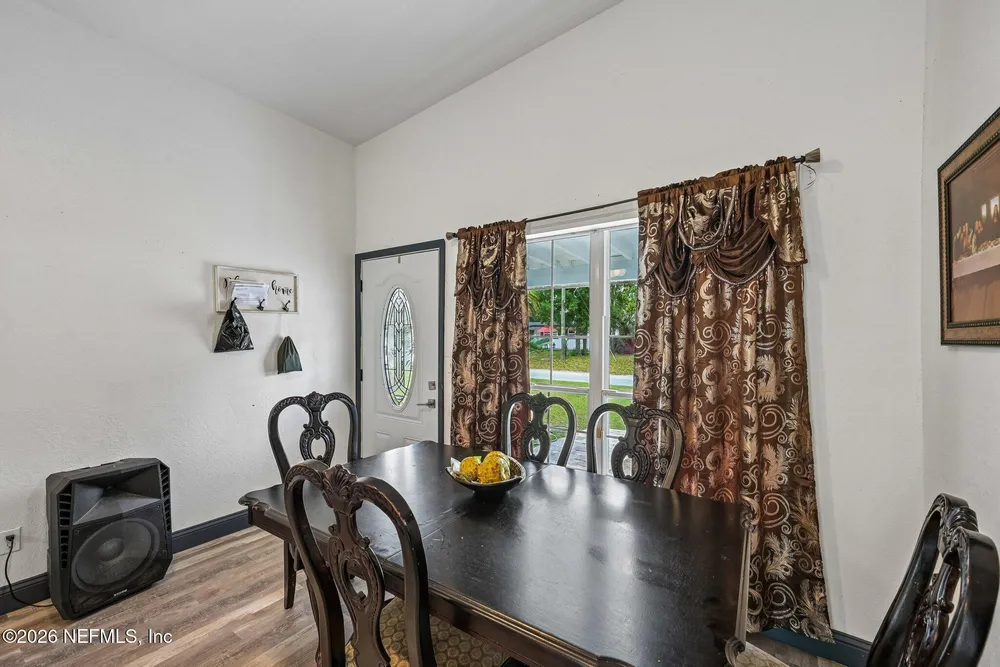 5356 Keystone Dr N, Jacksonville, FL 32207