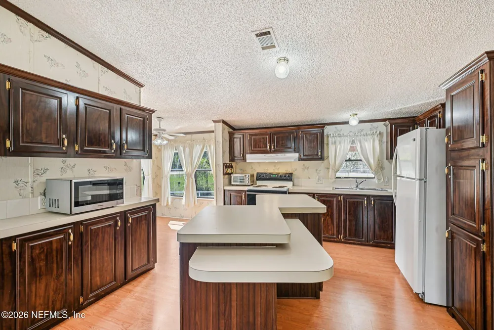 128 Sesame St, Middleburg, FL 32068