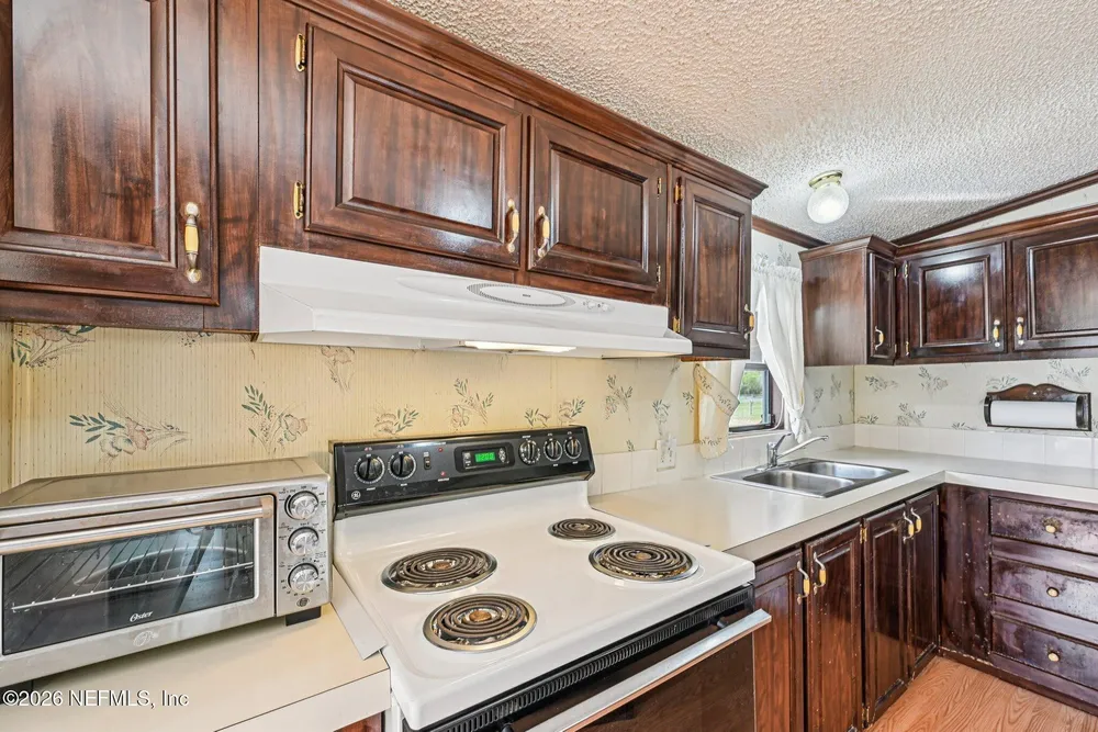 128 Sesame St, Middleburg, FL 32068