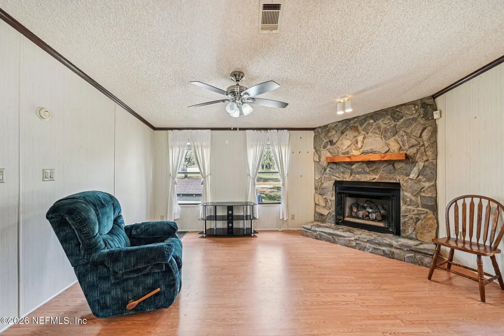 128 Sesame St, Middleburg, FL 32068