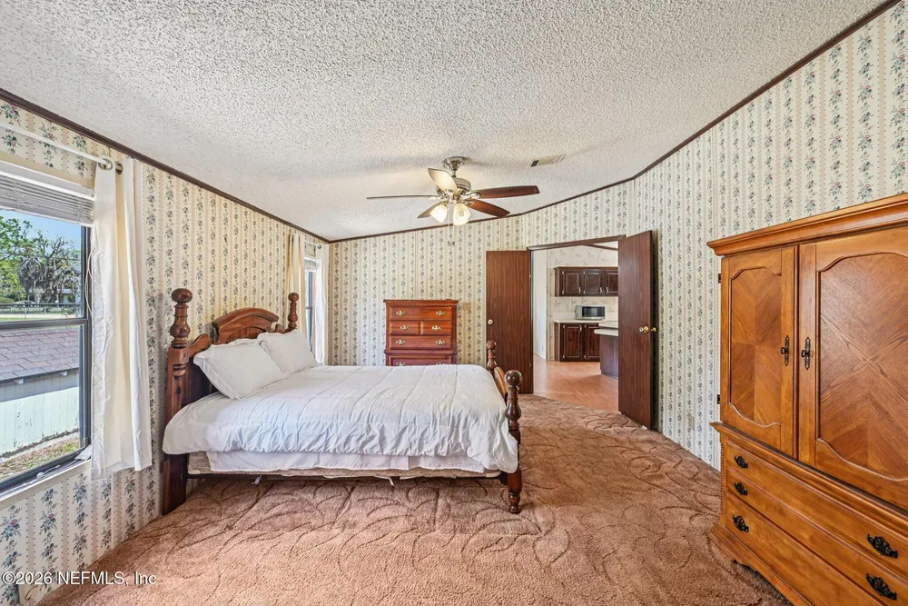 128 Sesame St, Middleburg, FL 32068