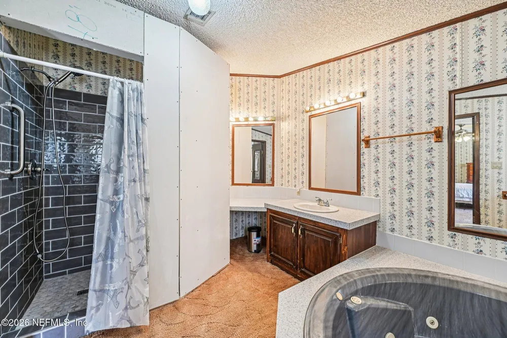 128 Sesame St, Middleburg, FL 32068