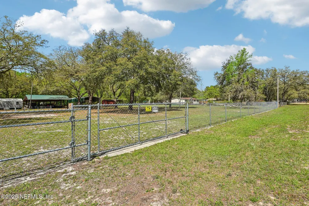 128 Sesame St, Middleburg, FL 32068