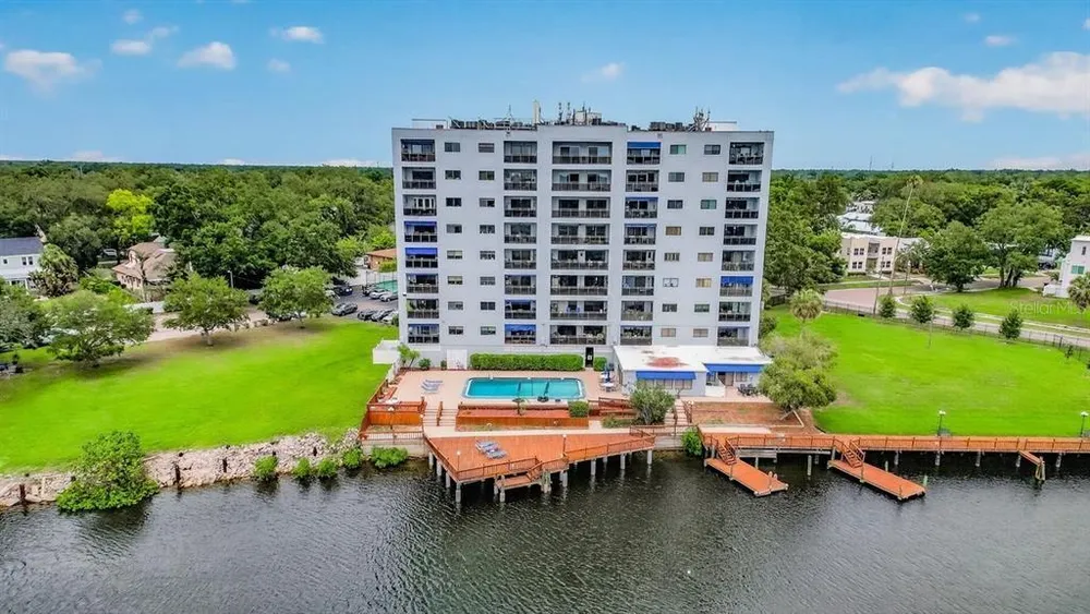 2780 N Riverside Dr, Tampa, FL 33602
