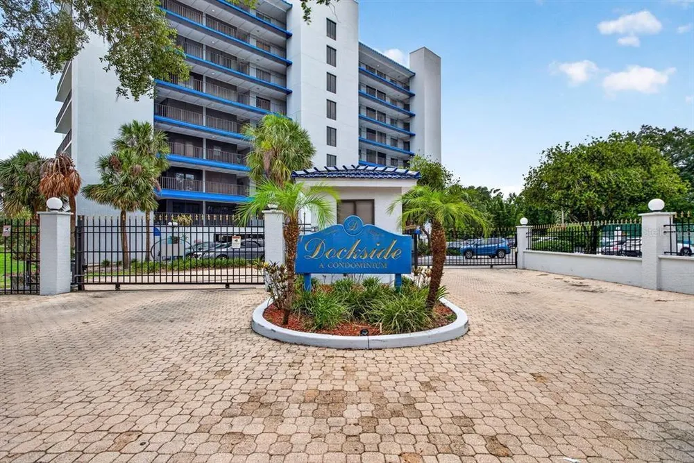 2780 N Riverside Dr, Tampa, FL 33602
