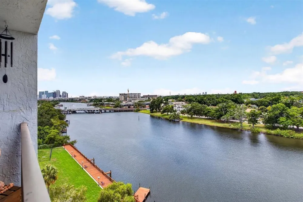 2780 N Riverside Dr, Tampa, FL 33602