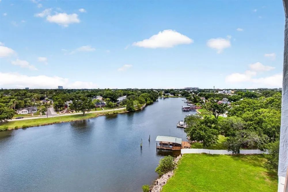 2780 N Riverside Dr, Tampa, FL 33602