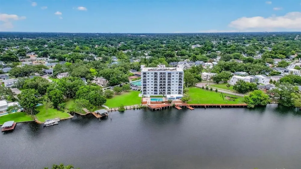 2780 N Riverside Dr, Tampa, FL 33602