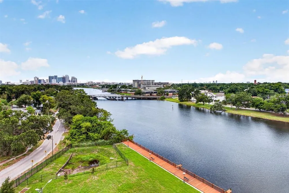 2780 N Riverside Dr, Tampa, FL 33602