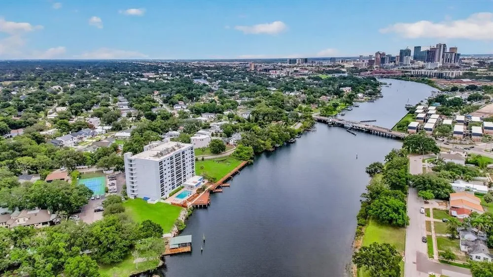 2780 N Riverside Dr, Tampa, FL 33602