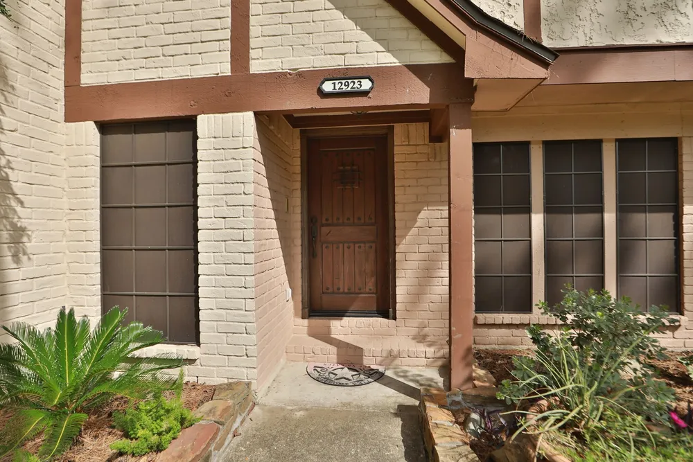 12923 Hunterfield Dr, Cypress, TX 77429