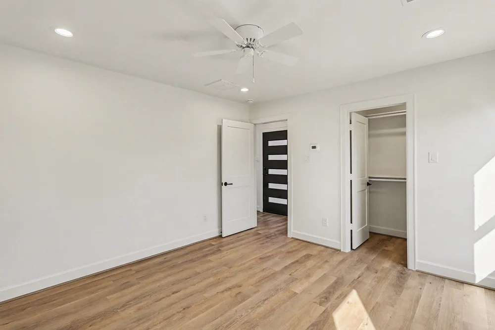 1216 Wycliffe Dr, Houston, TX 77043