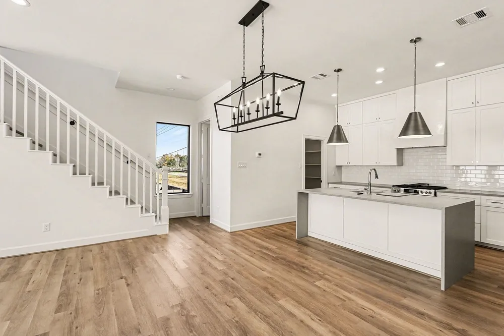 1216 Wycliffe Dr, Houston, TX 77043