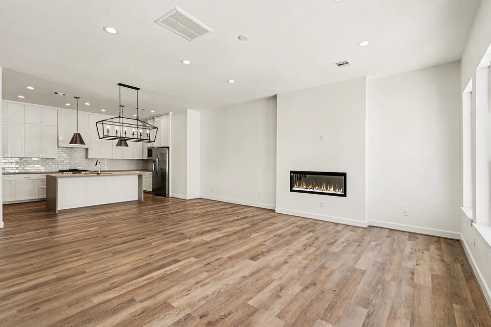 1216 Wycliffe Dr, Houston, TX 77043