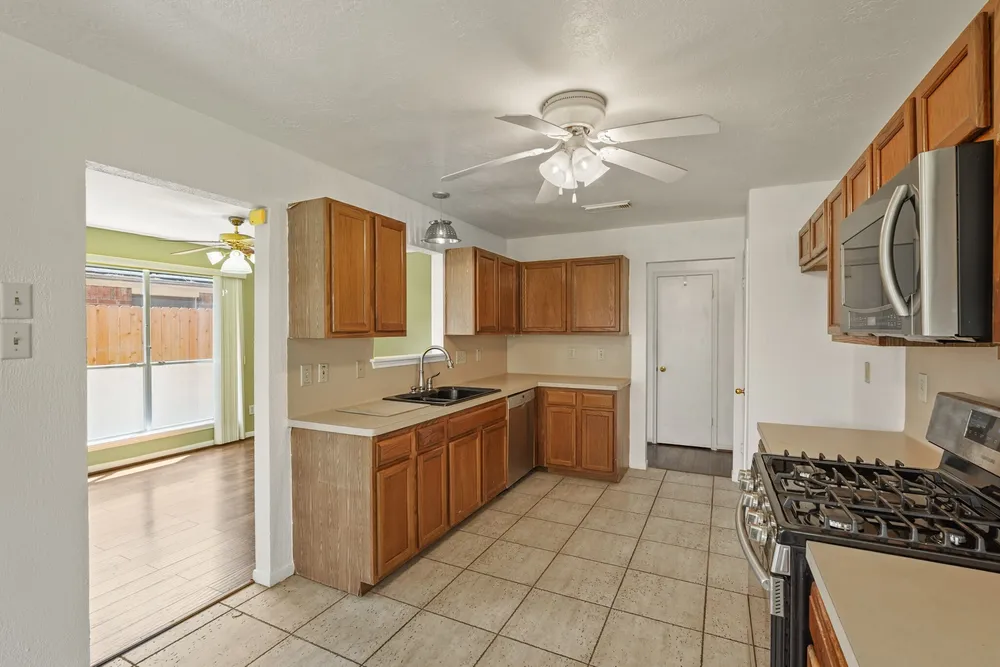 14318 Cypress Ridge Dr, Cypress, TX 77429