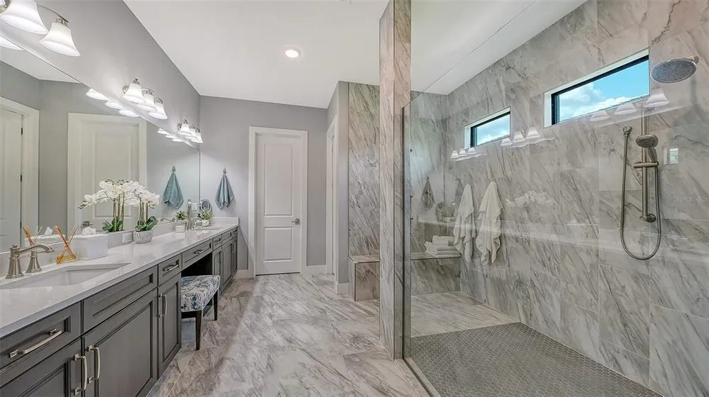 5018 Surfside Circle, Lakewood Ranch, FL 34211