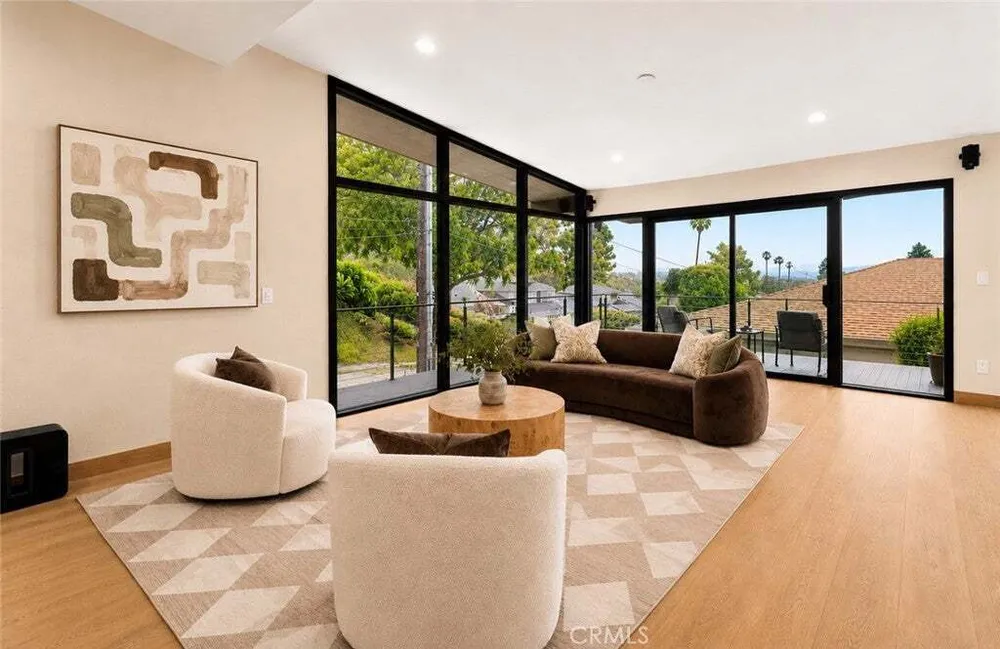 325 N Madison Ave, Monrovia, CA 91016