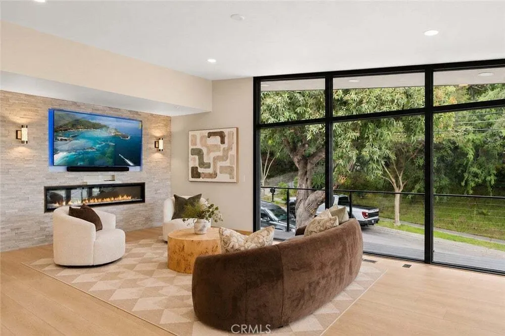 325 N Madison Ave, Monrovia, CA 91016