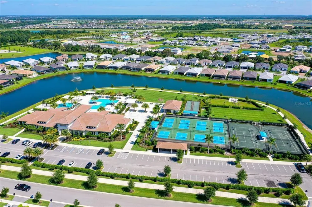 5018 Surfside Circle, Lakewood Ranch, FL 34211