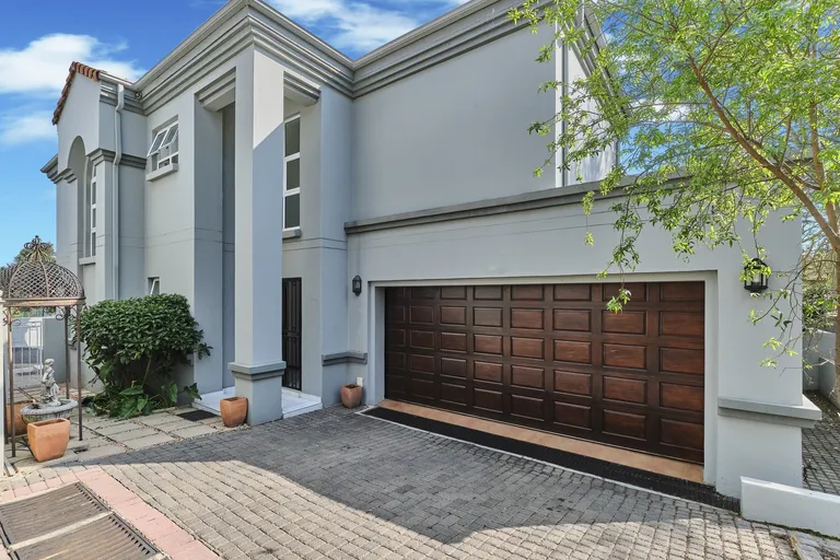 South Africa, Gauteng, Eagle Canyon Golf Estate, Eagle Canyon Boulevard, 741
